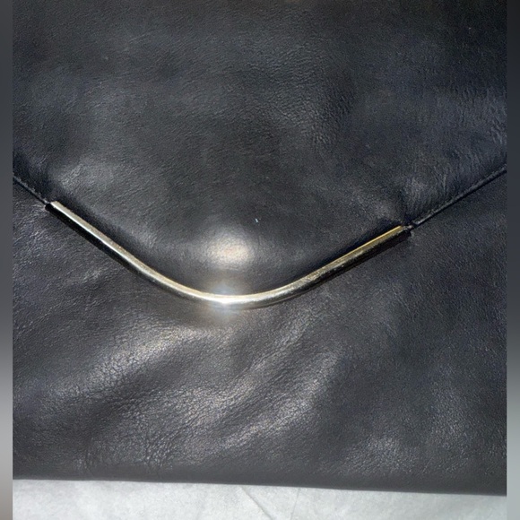 SAKS FIFTH AVENUE MADE IN ITALY VINTAGE CALF LEATHER ENVELOPE CLUTCH W GOLD TRIM - Picture 2 of 14